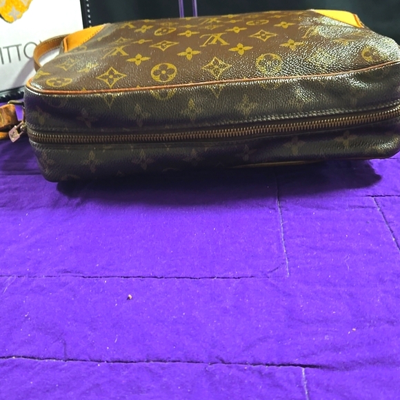 AUTHENTIC LOUIE VUITTON MONOGRAM TROCADERO 30 SHOULDER/ CROSSBODY BAG - Picture 3 of 12